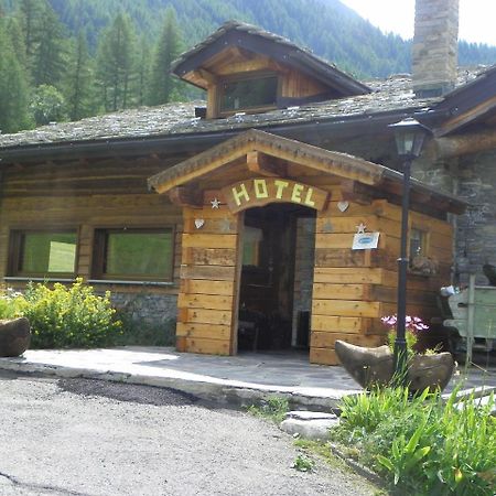 Hotel Les Granges La Thuile Esterno foto